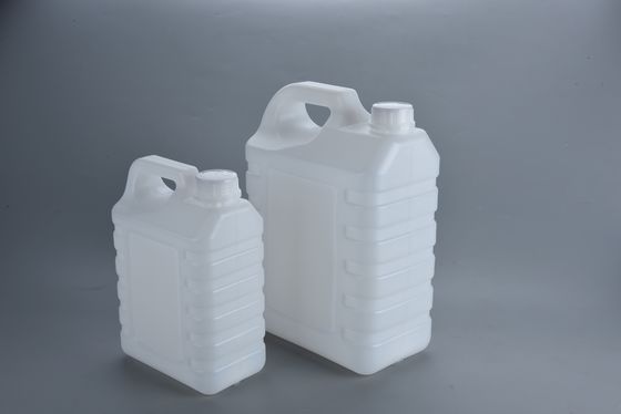 2.5L Blanco de plástico HDPE Jerry Con Con Concha con cabeza ajustada y tapa de tornillo para la personalización